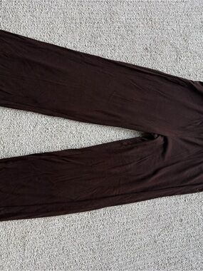Donni scalloped pants - great condition size L